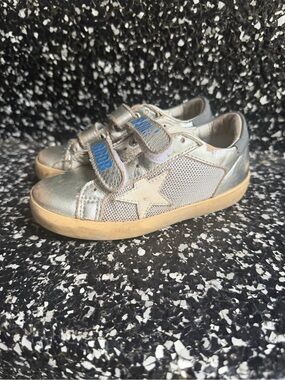 GUC Golden Goose Kids' Sneaker 
Size 26 EU/10 Toddler US